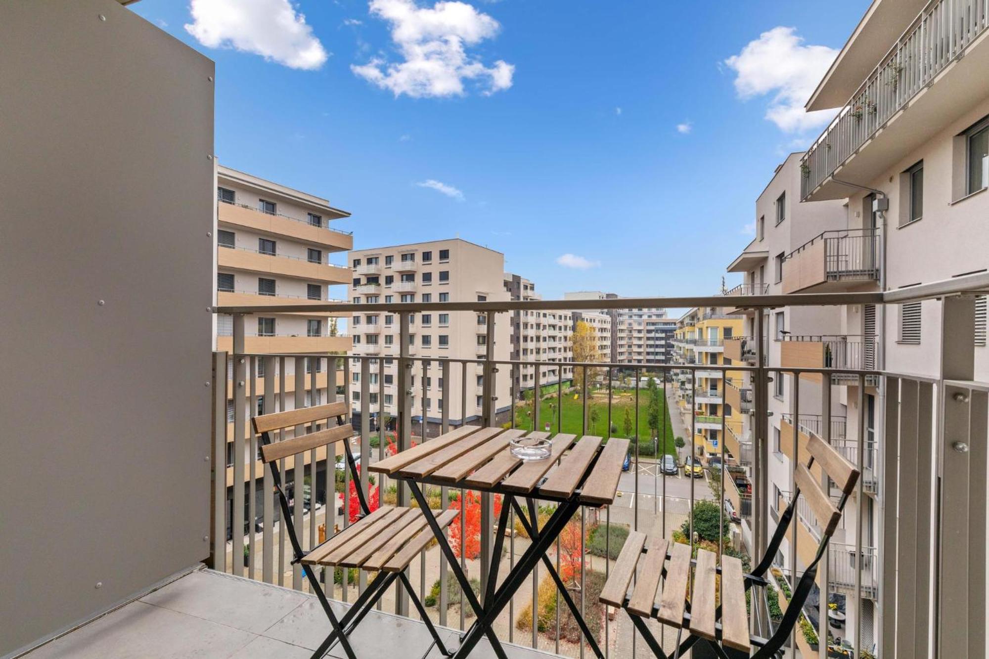 Ah Galvaniho Free Parking Bratislava Exterior foto